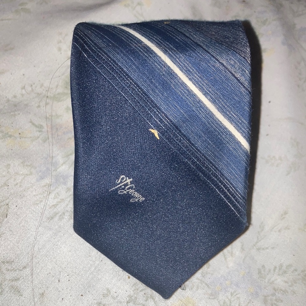 Allyn st George men’s necktie